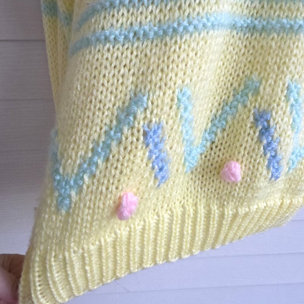 Vintage 80s/90s oversized pale yellow sweater with oversized knit - Picture 6 of 9
